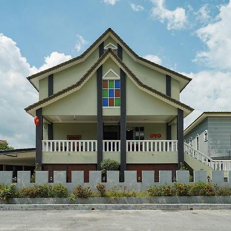 Oyo 90451 Bangi Moya Guesthouse ภายนอก รูปภาพ