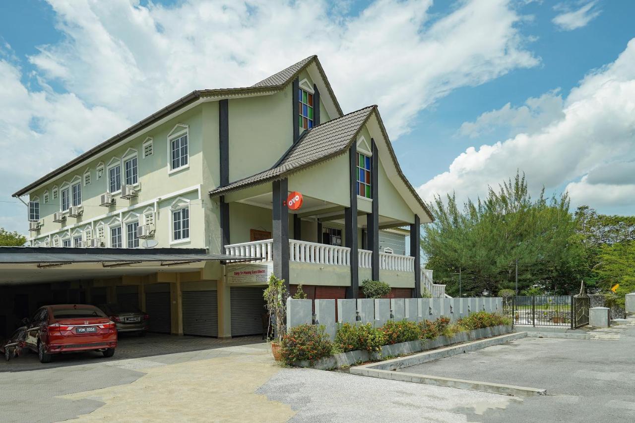 Oyo 90451 Bangi Moya Guesthouse ภายนอก รูปภาพ