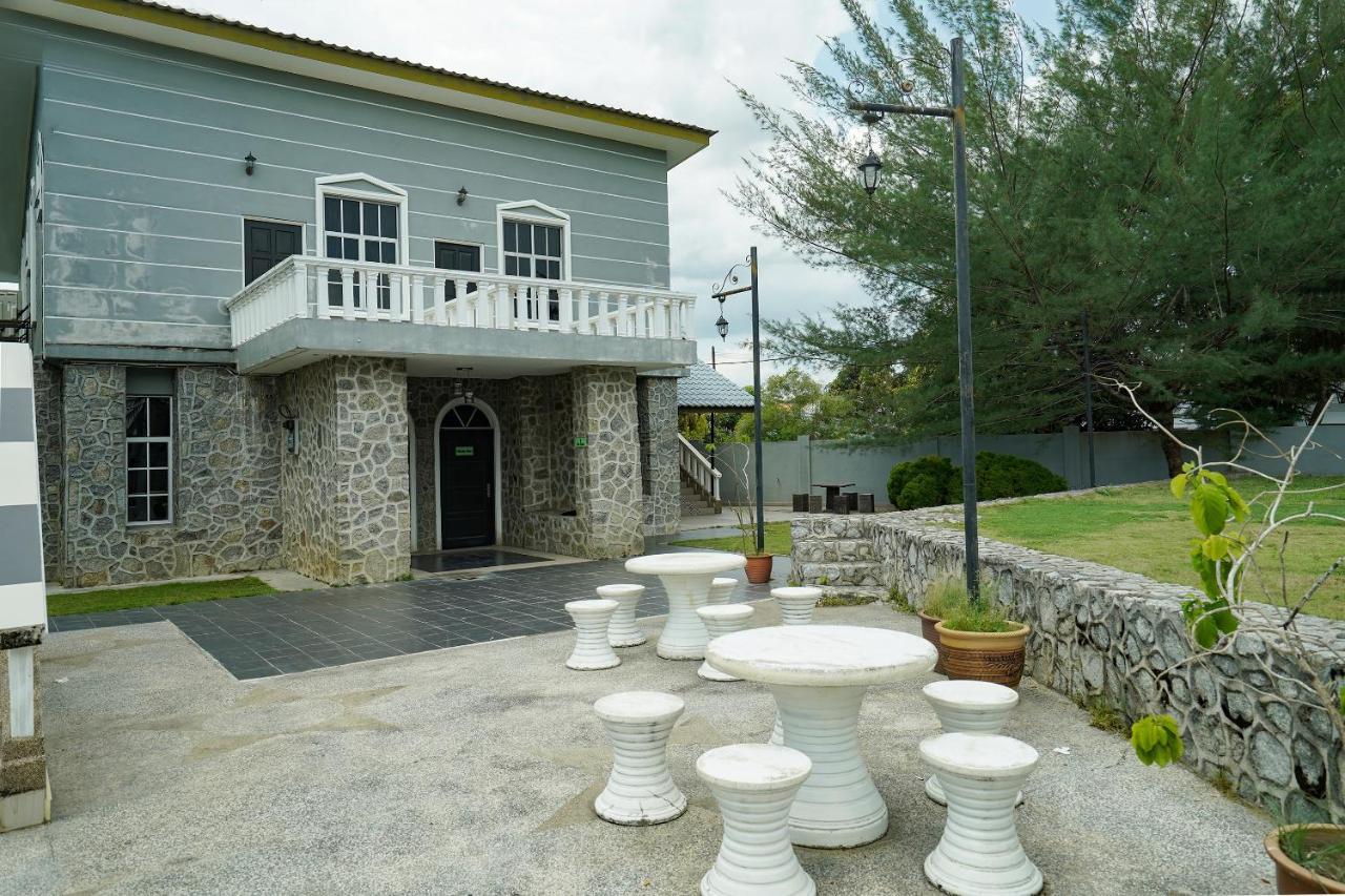 Oyo 90451 Bangi Moya Guesthouse ภายนอก รูปภาพ