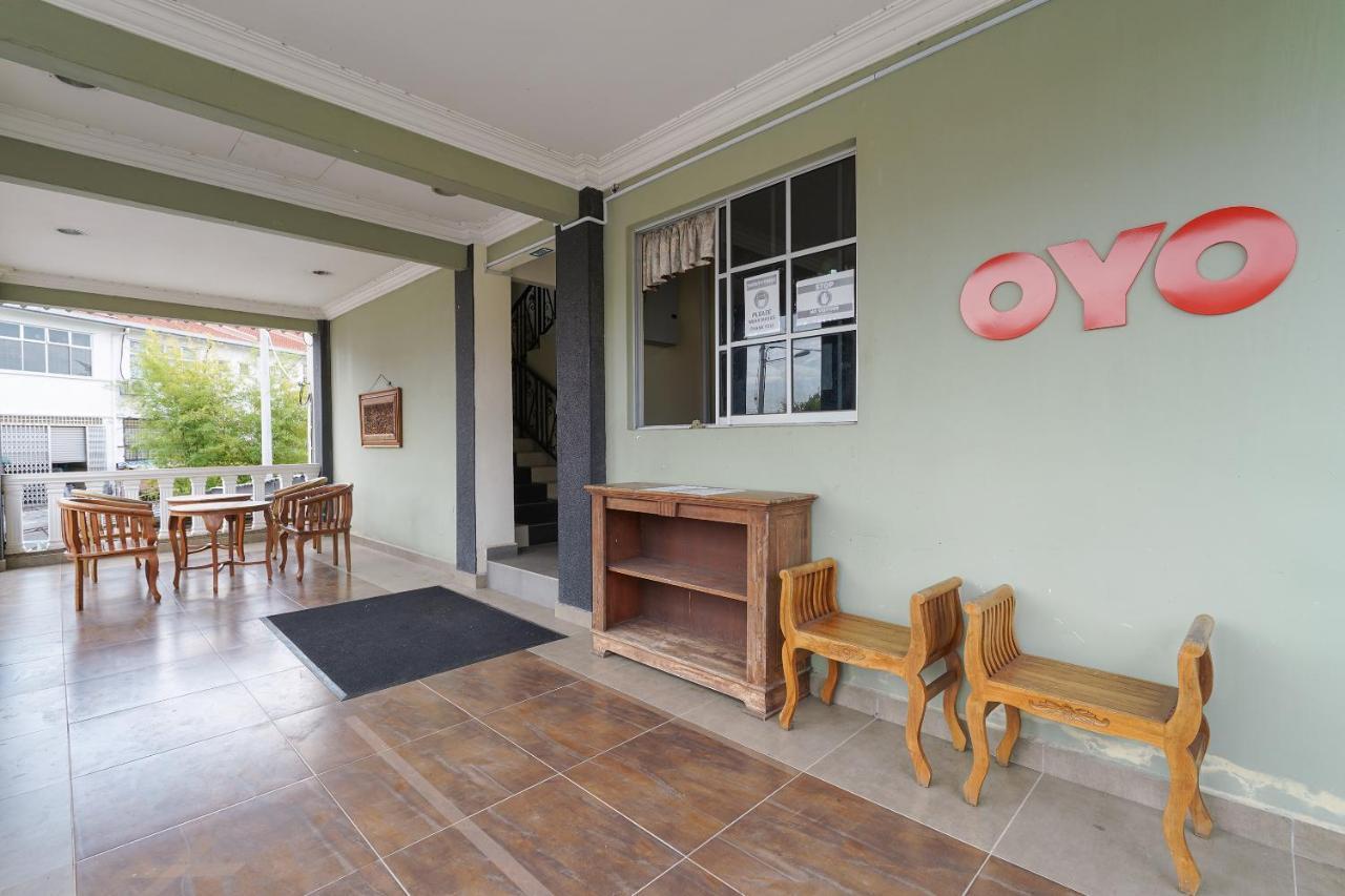 Oyo 90451 Bangi Moya Guesthouse ภายนอก รูปภาพ