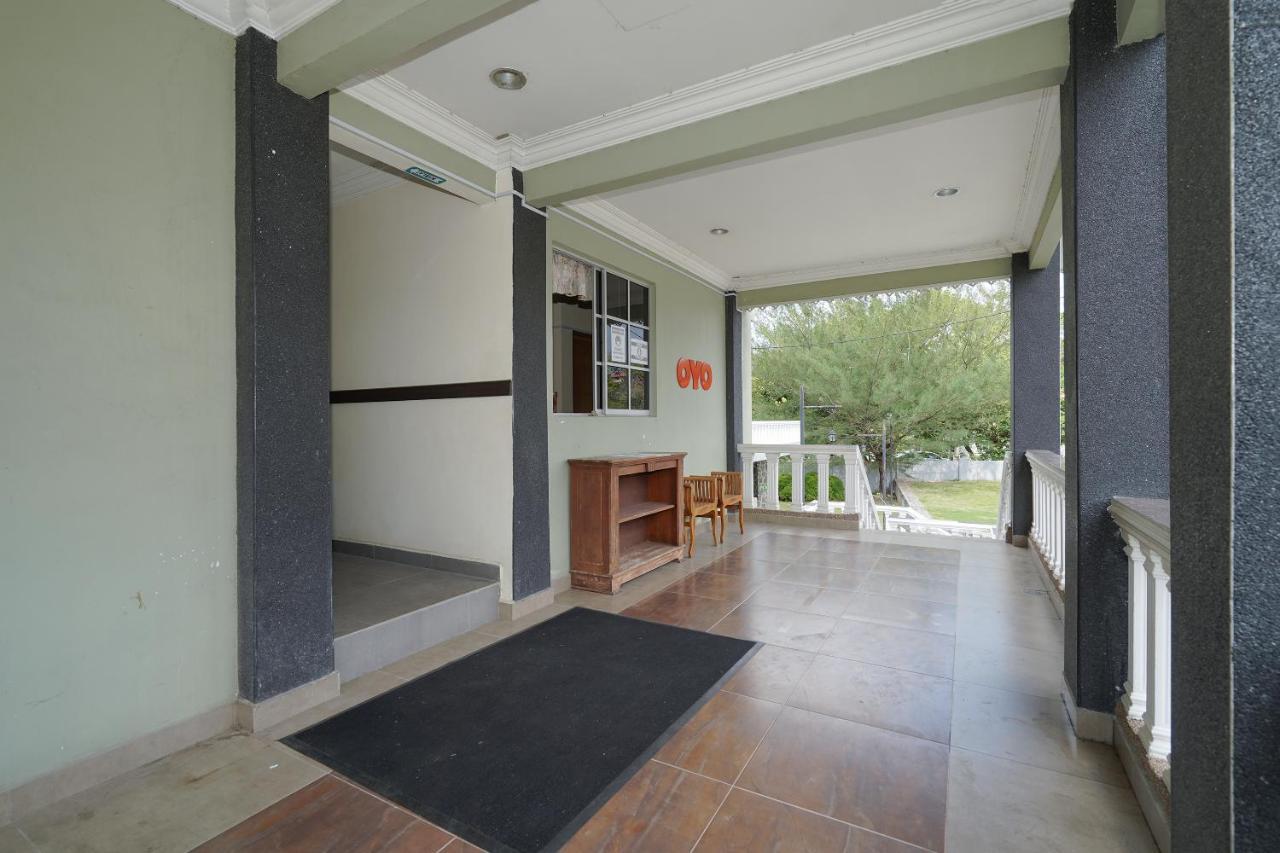 Oyo 90451 Bangi Moya Guesthouse ภายนอก รูปภาพ