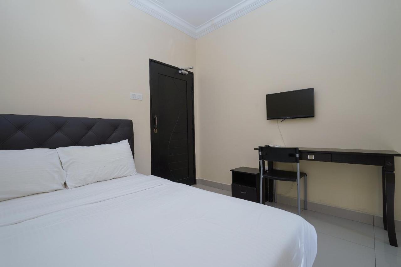 Oyo 90451 Bangi Moya Guesthouse ภายนอก รูปภาพ