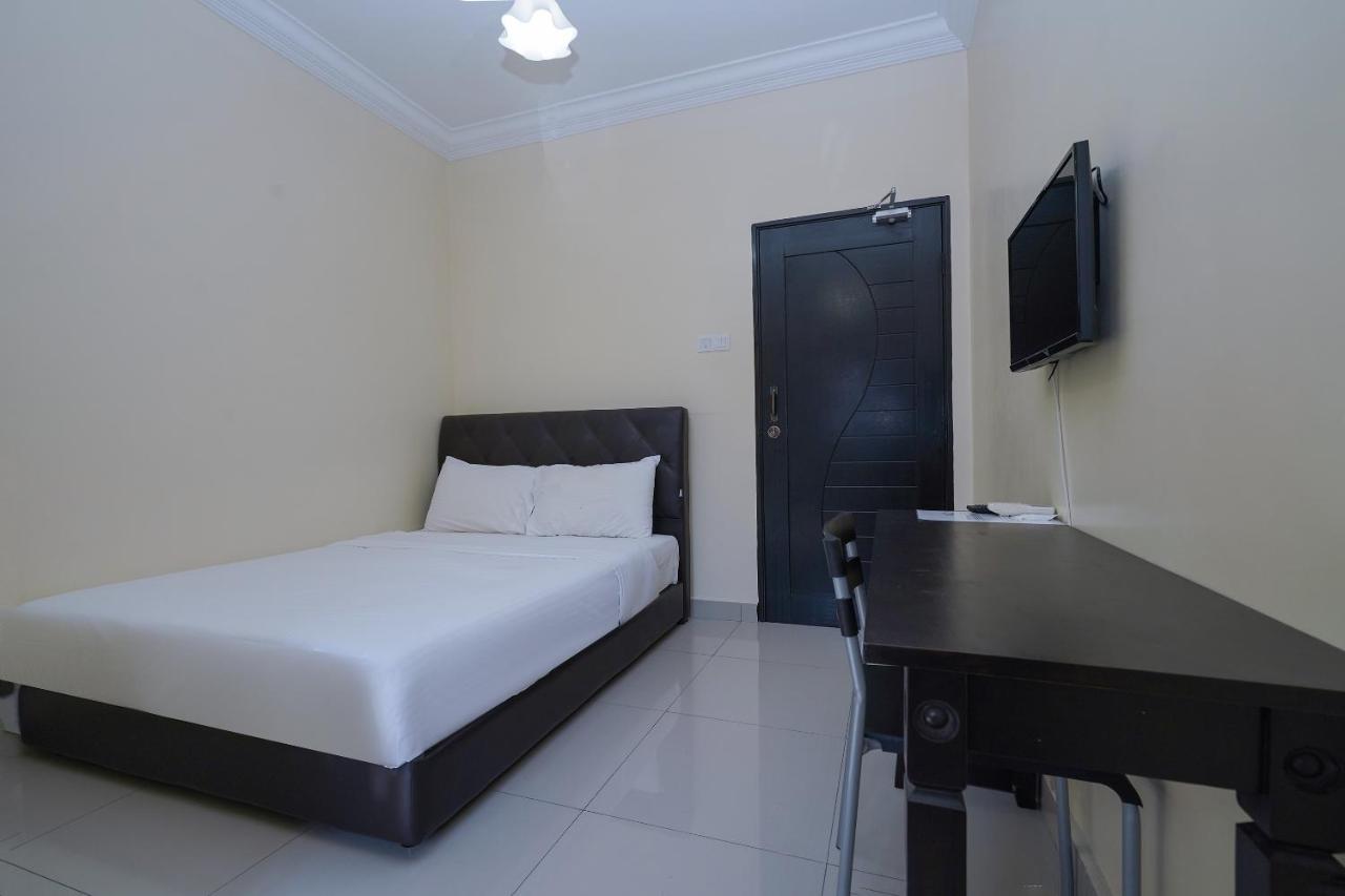 Oyo 90451 Bangi Moya Guesthouse ภายนอก รูปภาพ