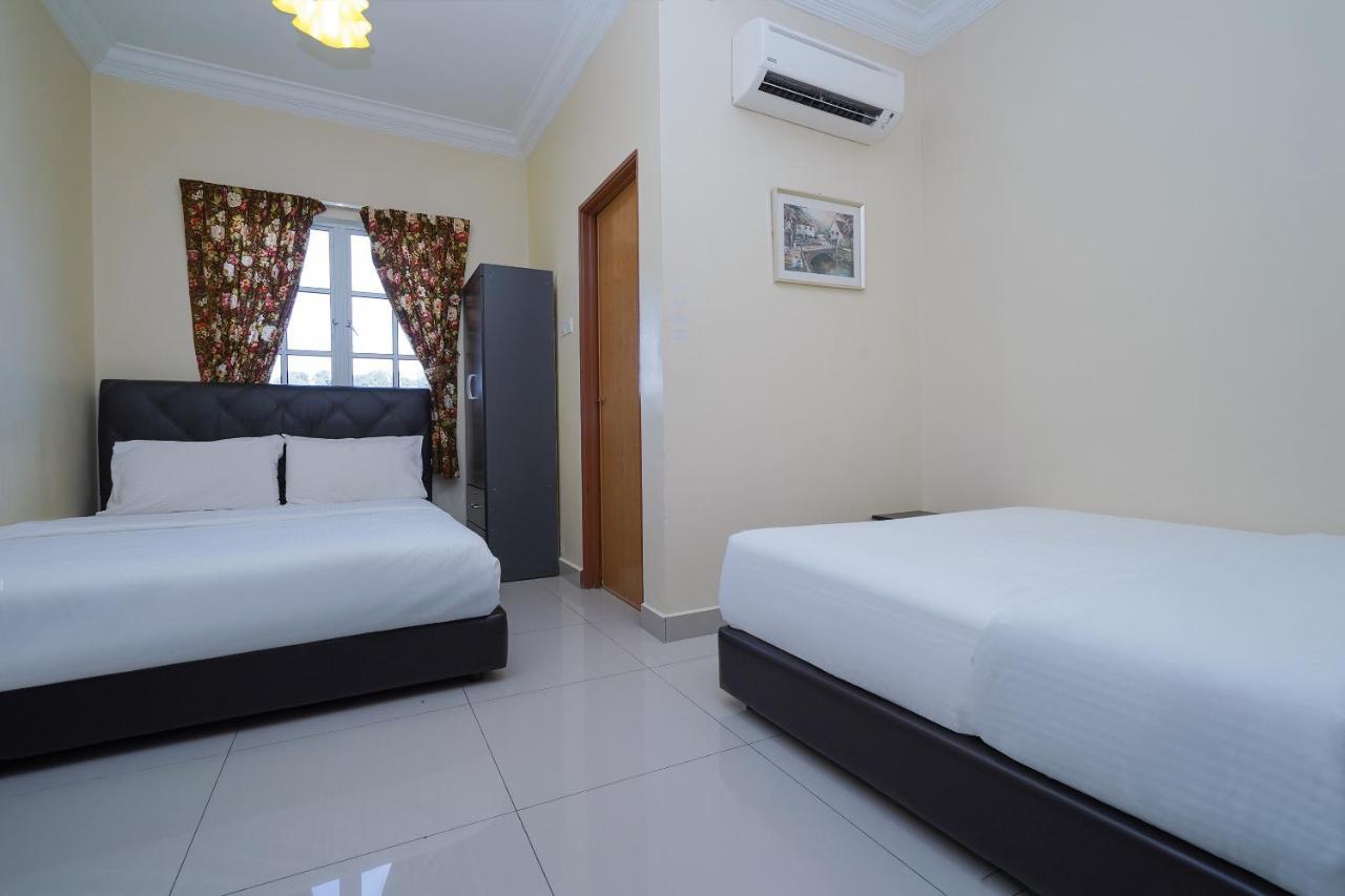 Oyo 90451 Bangi Moya Guesthouse ภายนอก รูปภาพ